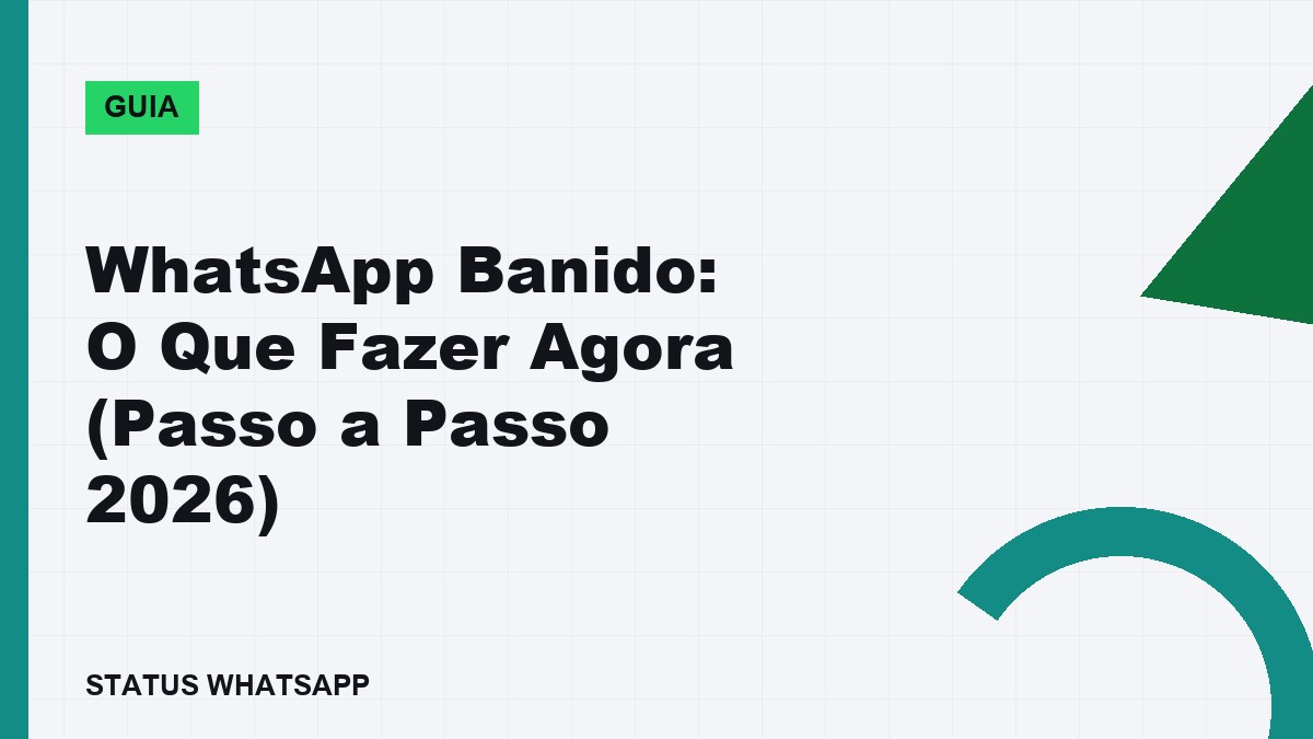 Pessoa no Brasil olhando para celular com tela de conta banida no WhatsApp, expressão preocupada